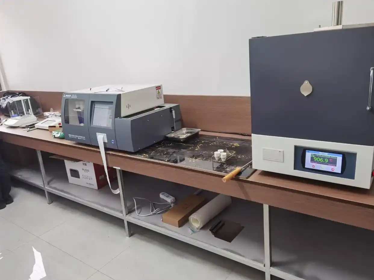 Hoe om te gaan met de gegevens van de calorimeter van de zuurstofbom